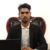 وحید کریمی